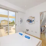 Villa Sirens House *